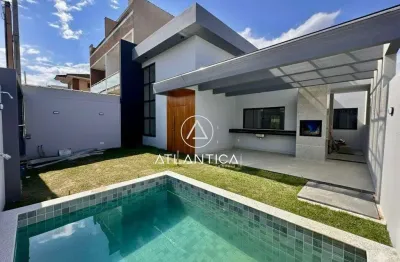 Atlântica imóveis tem excelente casa linear à venda no vale das palmeiras, macaé/rj.