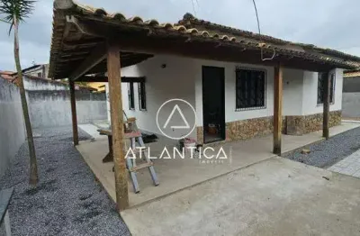 Atlântica imóveis tem excelente casa para locação, por r$ 2.800,00