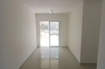 Atlântica imóveis tem excelente apartamento para locação na glória, macaé/rj por r$ 3.500,00 + taxas.