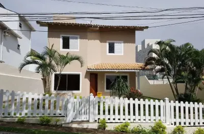 Atlântica imóveis oferece excelente casa com 3 dormitórios em 450m² para locação na glória -macaé/rj.
