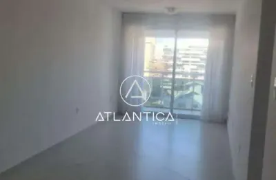 Atlântica imóveis tem excelente apartamento para locação na praia do pecado, macaé/rj.