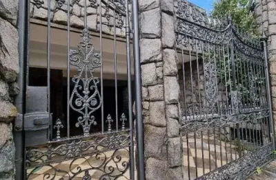 Atlântica imóveis tem excelente casa com 6 dormitórios, 450 m² - venda por r$ 1.050.000,00 ou locação por r$ 6.000/mês - costa do sol - macaé/rj.