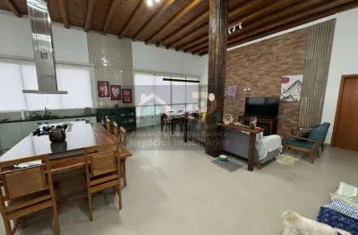 Lindo sobrado à venda no condomínio village parahybuna, paraibuna