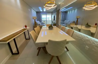 Apartamento de 3 dormitórios reformado com vista mar em barreiros