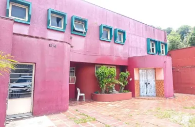 Casa Comercial com 5 Salas, 304 m², aluguel de R$ 10.800 + Taxas - Água Verde, Curitiba (PR)