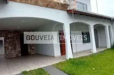 Sobrado com 5 Dormitórios, 1 Suíte, 200 m², aluguel de R$ 15.000 + Taxas - São Judas, Itajaí (SC)