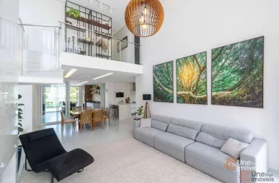 Casa alto padrão em condomínio fechado em campo largo