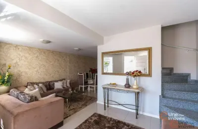Sobrado espaçoso com 4 quartos próximo ao centro – conforto e praticidade para sua família!
