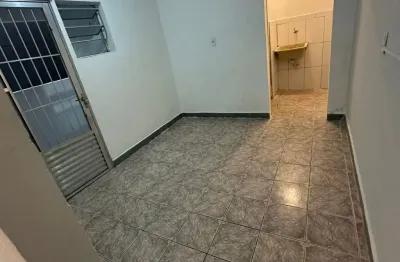 Casa com 1 quarto para alugar no Jardim Rossi, Guarulhos 