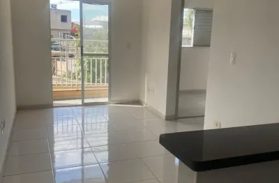 Aluga-se apartamento 2 dormitórios com vaga de garagem no jd fátima - bonsucesso