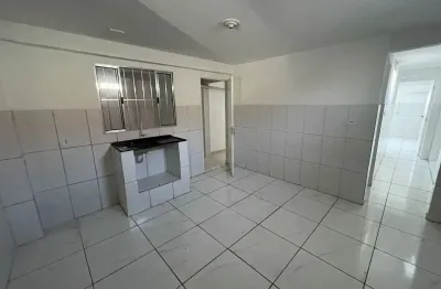 Aluga-se casa 3 cômodos no jd são paulo com vaga de garagem