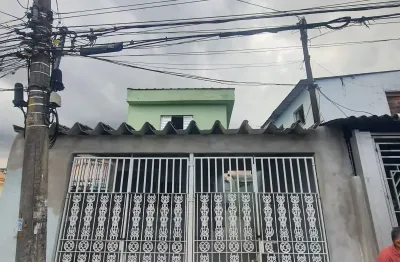 Aluga-se sobrado 4 dormitórios 1 suíte com 2 vagas no jd bela vista