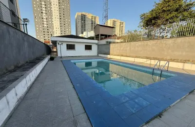 Aluga-se casa terrea alto padrão com piscina na vila rosália