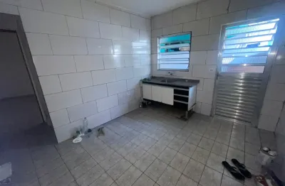 Casa com 1 quarto para alugar na Rua Conceição Castelo, 12, Jardim Santa Emilia, Guarulhos