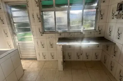 Aluga-se casa independente de 2 dormitórios na vila barros em guarulhos - trav otávio braga