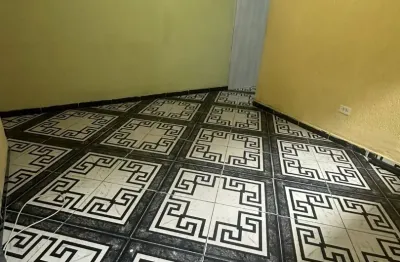 Aluga - se casa com 2 dormitórios sendo 1 suíte no cocaia em guarulhos