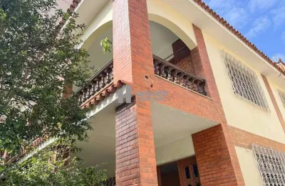 Casa triplex 6 quartos, piscina e churrasqueira à venda na rua doutor aníbal moreira - tijuca com aproximadamente 300m², apenas a 700 metros do metrô uruguai!
