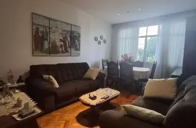 Lindo apartamento à venda com 3 quartos na rua do matoso, tijuca. muito bem localizado, entre as ruas dr. satamini e haddock lobo, próximo ao metrô e comércio local.