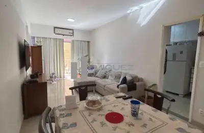 Vendo apartamento na tijuca, rua paralela a haddock lobo com varanda e 2 quartos, suíte, vaga na escritura com infraestrutura.