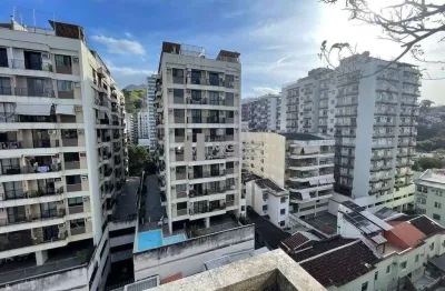 Apartamento duplex à venda na rua joão alfredo ( tijuca )! varanda, 3 quartos, suíte e 2 vagas! aproximadamente 160m².