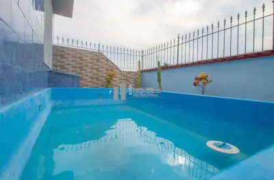 Vendo apartamento tipo casa de vila, rua rego lopes. 4 quartos, terraço com piscina