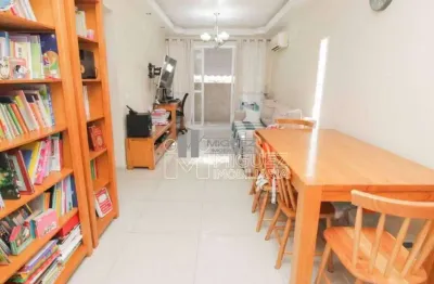Apartamento sala, 3 quartos (sendo 1 suíte) e 1 vaga à venda no catete!