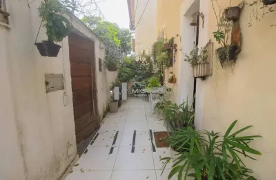 Rua salvador de mendonça- casa com 3 quartos, rio comprido à venda