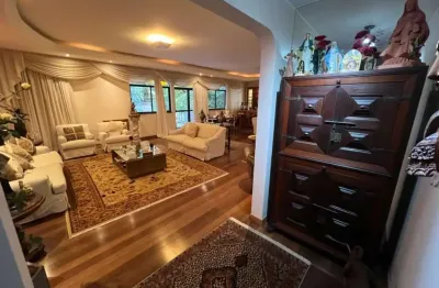 Apartamento à venda com 5 quartos, 3 suites e 3 vagas- rua itacuruça- tijuca