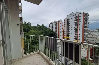 A venda apartamento com vista panorâmica, varanda com 2 quartos e suíte em rua carvalho alvim- tijuca