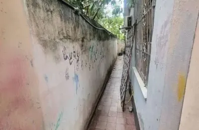 Casa a venda 4 quartos suíte e piscina na melhor localização de bangu