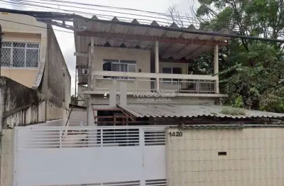 Casa a venda 4 quartos suíte e piscina na melhor localização de bangu