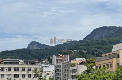 Apartamento à venda debruçado a praça afonso pena e metrô. localizado na tijuca na rua martins pena! sala ampla, 3 quartos, closet, lavabo, dependências e 1 vaga de garagem.