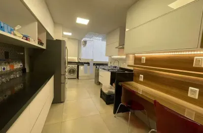 Apartamento a venda, todo modernizado na rua uruguai colado com o metrô/ tijuca– 3 quartos, 1 suíte, sol da manhã e vaga de garagem