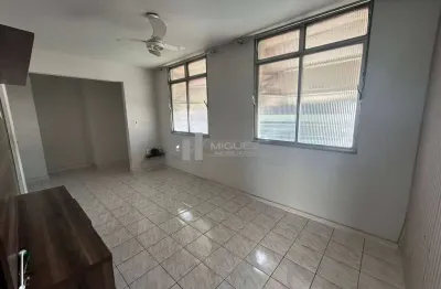 Apartamento a venda composto por 4 quartos, sala ampla, cozinha com área de serviço independente, vaga, localizado ao lado da uerj, na rua são francisco xavier