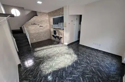 Casa de vila rua barão de cotegipe (vila isabel) - casa triplex composta por sala, 3 quartos sendo 1 suíte, 1 banheiro social, 1 lavabo, cozinha integrada a sala, área de serviço, terraço com toldo re