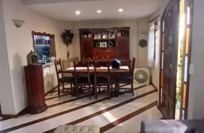 Rua visconde de abaete - casa de vila - 4 qts sendo 1 suíte - lazer - vaga - vila isabel - código 21374