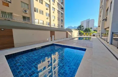 Apartamento a venda, tijuca, varanda, 2 quartos, sendo 1 suíte, banheiro social, ampla cozinha, dependência completa,1 vaga de garagem na escritura. na tijuca. colado ao shopping tijuca, prédio com in