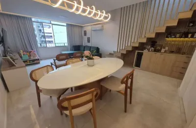 Cobertura dos sonhos à venda na tijuca! na charmosa rua guaxupé, a poucos metros do metrô uruguai, essa cobertura duplex com aproximadamente 200m² que une conforto, elegância e localização privilegiad