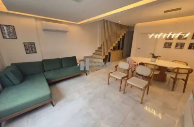 Cobertura dos sonhos à venda na tijuca! na charmosa rua guaxupé, a poucos metros do metrô uruguai, essa cobertura duplex com aproximadamente 200m² que une conforto, elegância e localização privilegiad