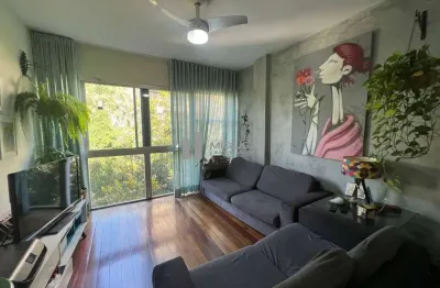 Apartamento a venda, tijuca, sala em 2 ambientes, 3 ótimos quartos, suíte, banheiro socia, ampla cozinha, área de serviço, 1 vaga de garagem na escritura, próximo ao metrô uruguai