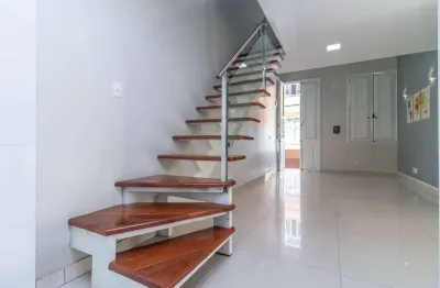 Tijuca - oportunidade!!! casa de vila à venda, totalmente modernizada, 3 quartos, área gourmet, hidromassagem e 1 vaga. 700 metros do metrô saens peña e tijuca tênis clube..
