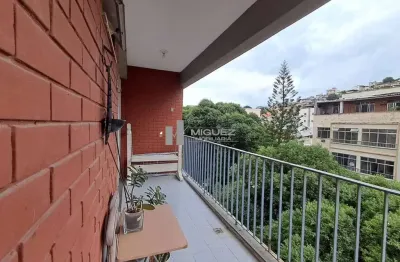 Apartamento a venda de varanda, dois quartos, com vaga na escritura, junto a estação metrô estácio