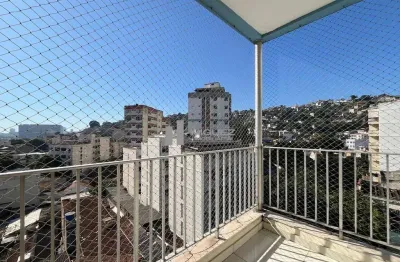 Apartamento a venda de varanda, 2 quartos, suíte, vaga, localizado na rua sampaio ferraz junto a estação de metrô