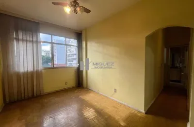 Vendo imóvel ao lado da pça afonso pena, 2 quartos com dependência e vaga