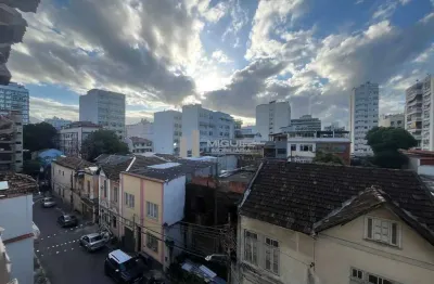 Vendo imóvel ao lado da pça afonso pena, 2 quartos com dependência e vaga