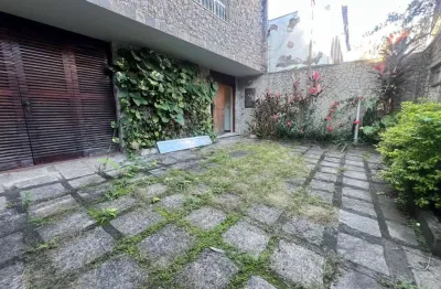 Casa duplex a venda, bairro tijuca - sala e 4 quartos sendo 1 suíte, próximo shopping tijuca, 4 vagas de garagem