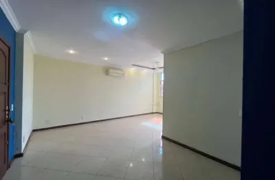 Apartamento a venda com varandão, com 3 quartos, suíte e 2 vagas na praça verdun