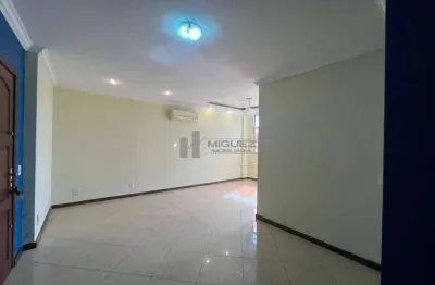 Apartamento a venda com varandão, com 3 quartos, suíte e 2 vagas na praça verdun