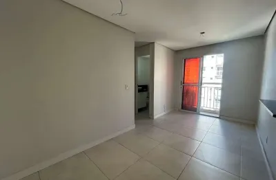 Alugo apartamento gen. bruce com 2 quartos, vaga e infraestrutura