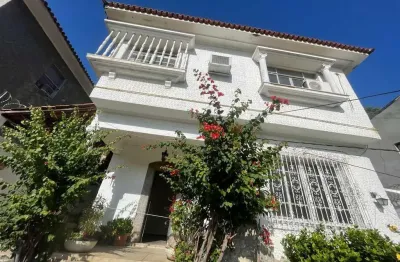 Próximo praça xavier brito, casa a venda, com 04 quartos, 330m2 de conforto. sensacional !